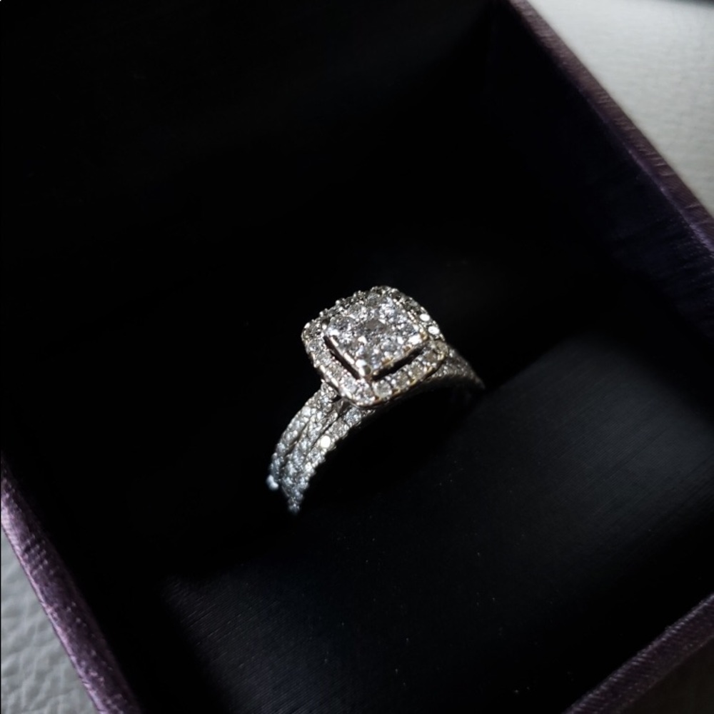 10k White Gold 1 ct Diamond Ring